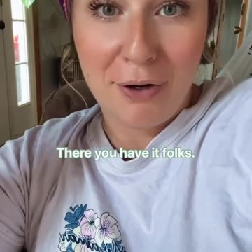 What? What is Kamala doing? Is Kamala Harris a communist? (Subtitles)