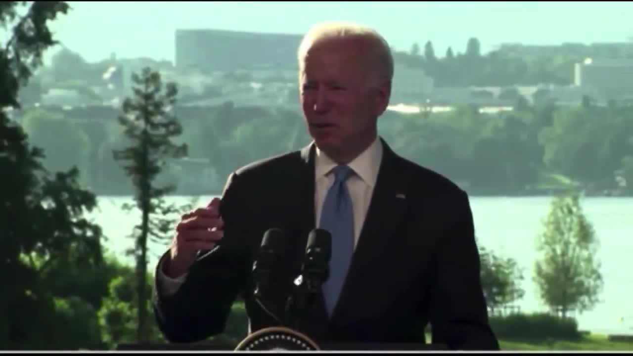 Joe Biden Accidentally Calls Putin "Trump"