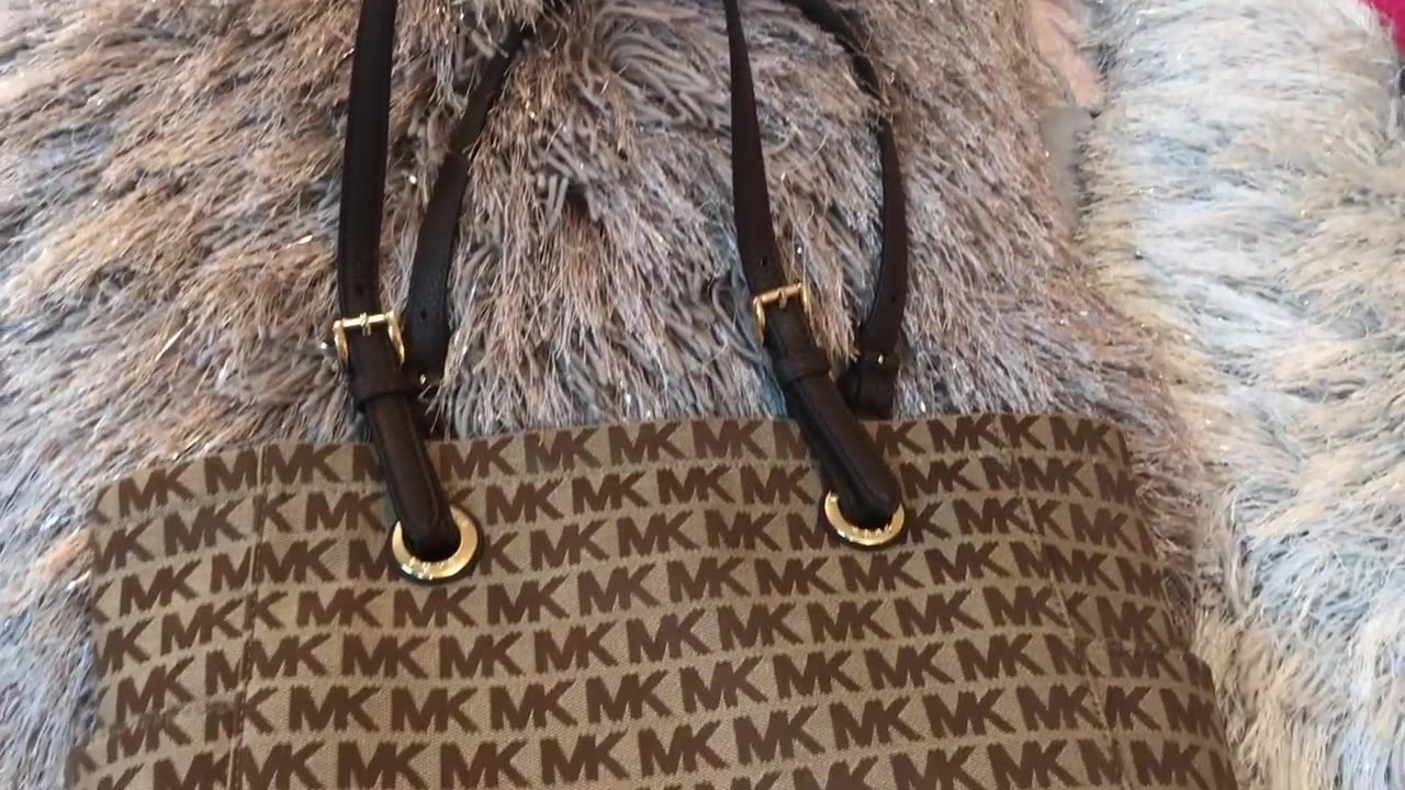 Review on the Michael Kors Jet Set MD NS Tote