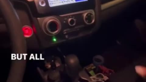 Woman adorably turns her glove compartment into a little wonderland👏🏽