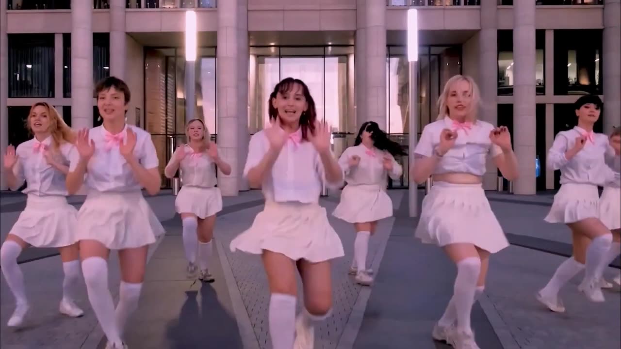 [KPOP IN PUBLIC ] School Girl Dance K-POP Part 1