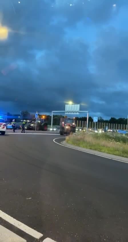 More reports of Dutch police shooting at farmers