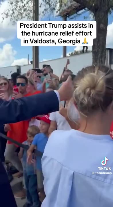 Thousands Show Their Support As Trump Assists In Hurricane Relief Efforts
