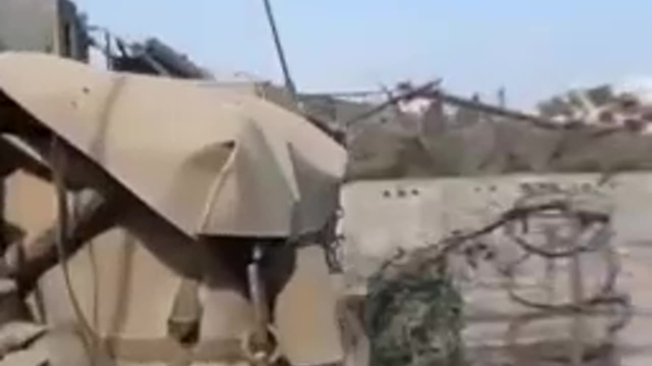 Video of Lebanese Hezbollah shelling Israeli tanks.