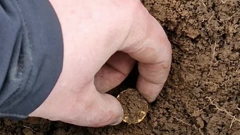 GOLD Treasure Found Metal Detecting English Field || MUST WATCH !!