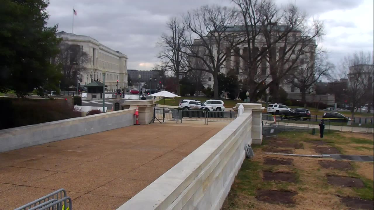 Camera0915USCG00UpperTerraceSE_2021-01-06_Starting_at_11h40min01s847ms.mp4