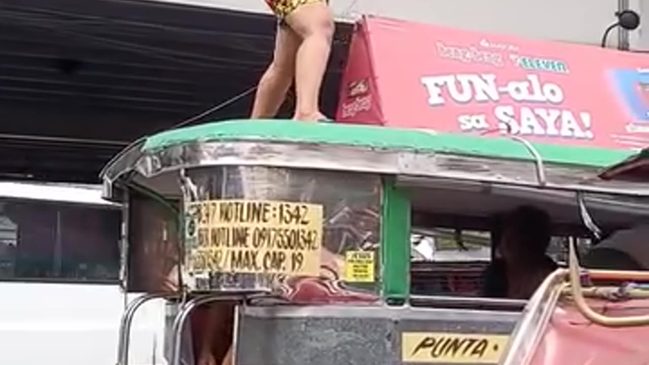 The lady dancing in the bus viral videos