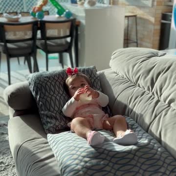 Nothing like a breakfast in the sun.❤️🍼👼🏻