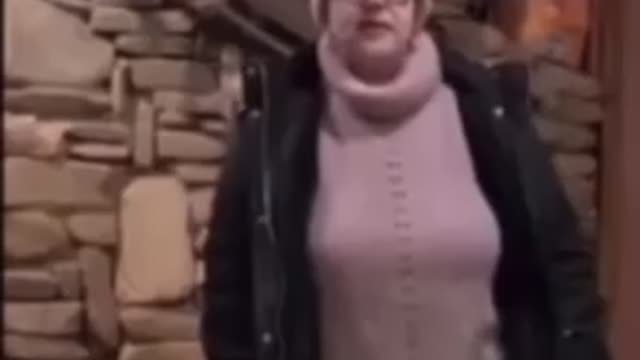 Enfermera Tras Ser Vacunada No Para de Convulsionarse