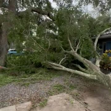 DAMAGE T0 THE H0U$E WHERE WE WERE G0!NG TO R!DE 0UT HURR!CANE M!LT0N (WHY ! WANTED TO EVACUATE)