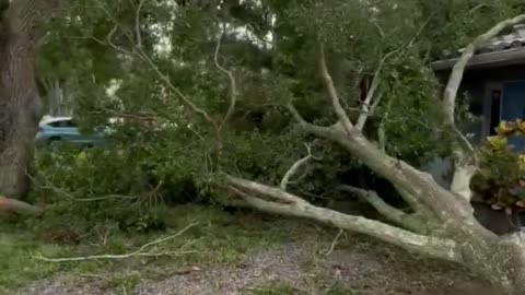 DAMAGE T0 THE H0U$E WHERE WE WERE G0!NG TO R!DE 0UT HURR!CANE M!LT0N (WHY ! WANTED TO EVACUATE)