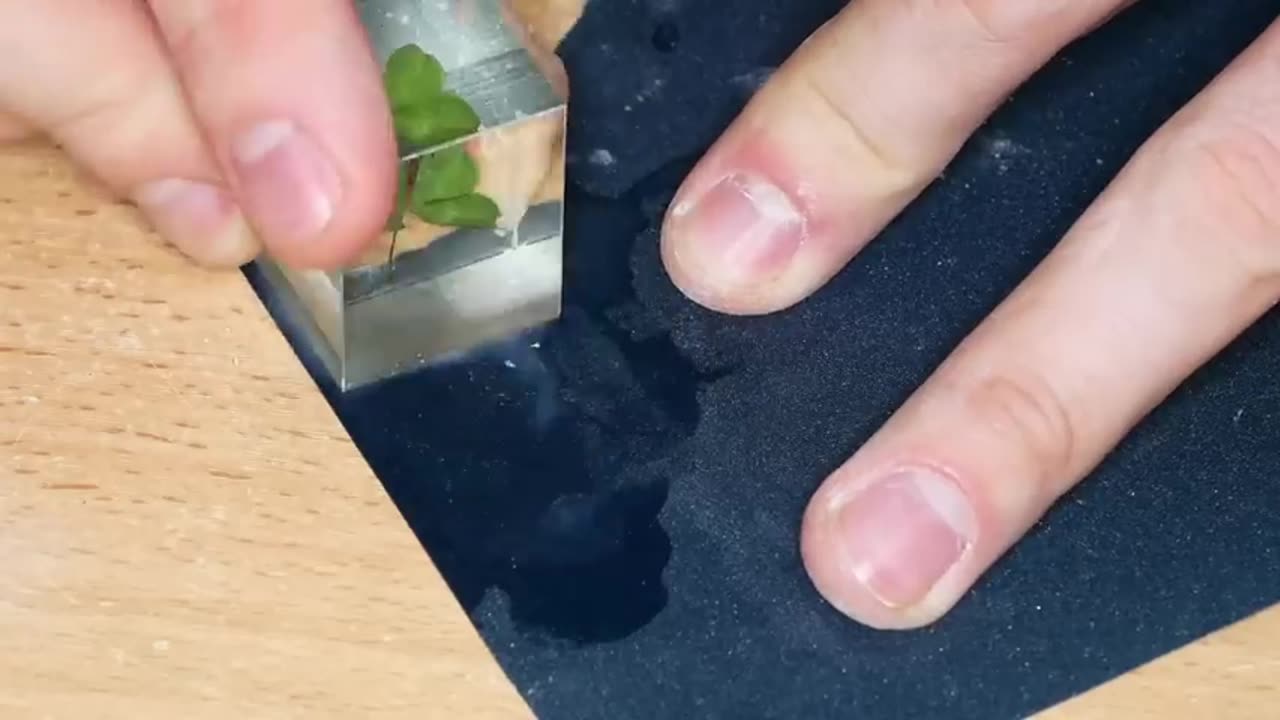 Real Four-Leaf Clover 🍀 Pouring in Epoxy RESIN ART