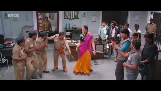 Anushka Shetty Traps Police in Rajnikanth's Bail | Lingaa Movie Comedy Scene | Telugu Movie