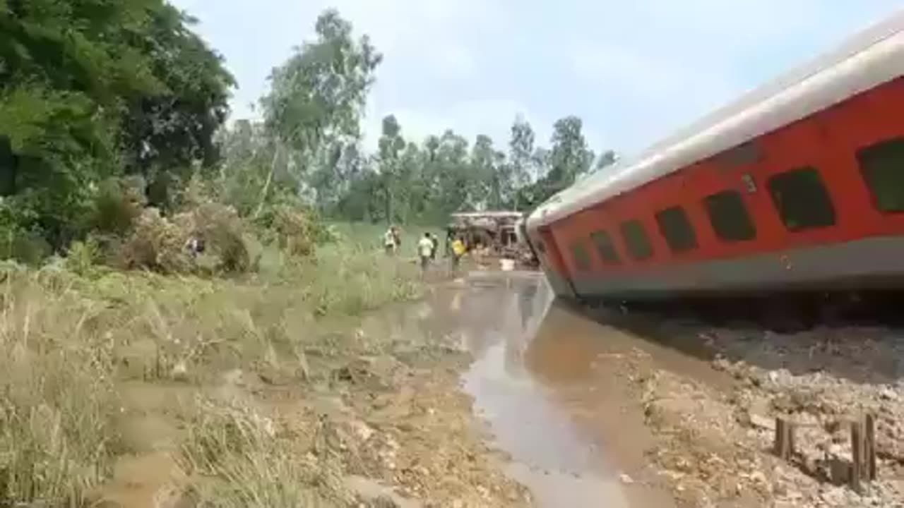 Train carrying passengers has derailed in the Gonda region of Uttar Pradesh, located in India.