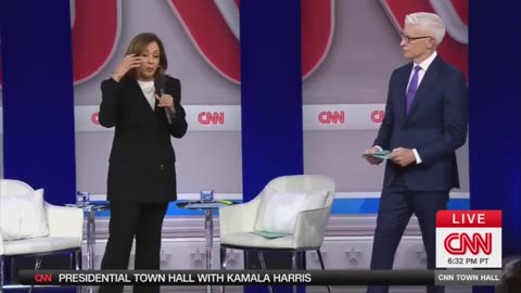 Kamala-Harris Trump è un fascista