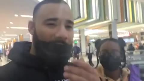 Vid: Chicago Mall No VAX No Food - Mark of Beast