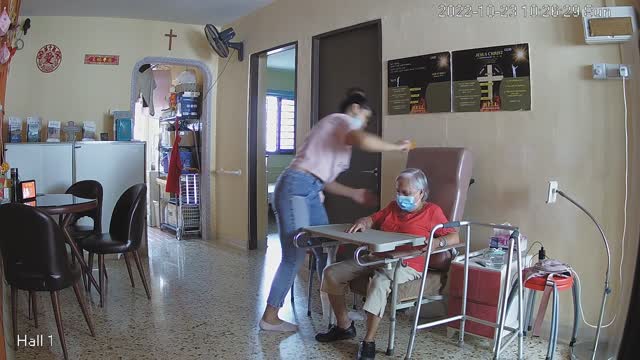 hallfront day n night 20221023