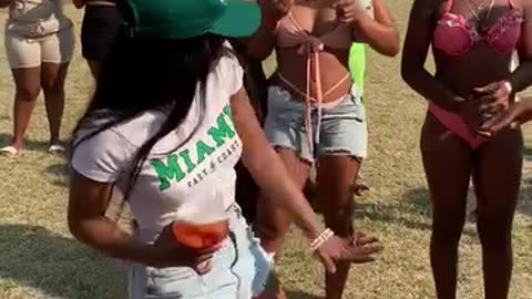 This girl is a whole f**kin vibe...