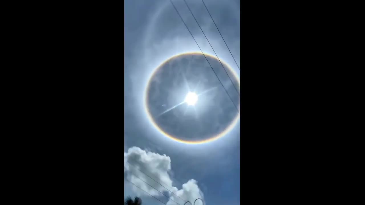 Mysterious sun halo appears in sky above China