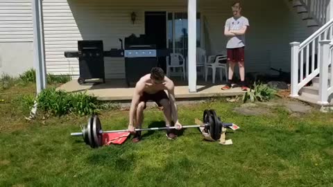 160lbs lifter deadlifts max 370lbs