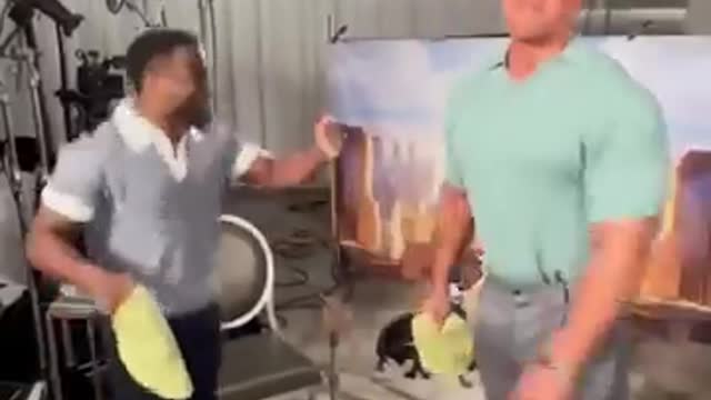 kevin Hart and Dwayne Johnson the tortilla challange