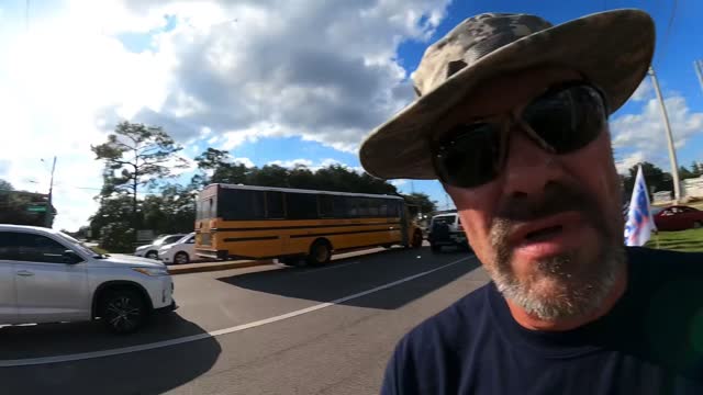 Alec Baldwin shoots a lady