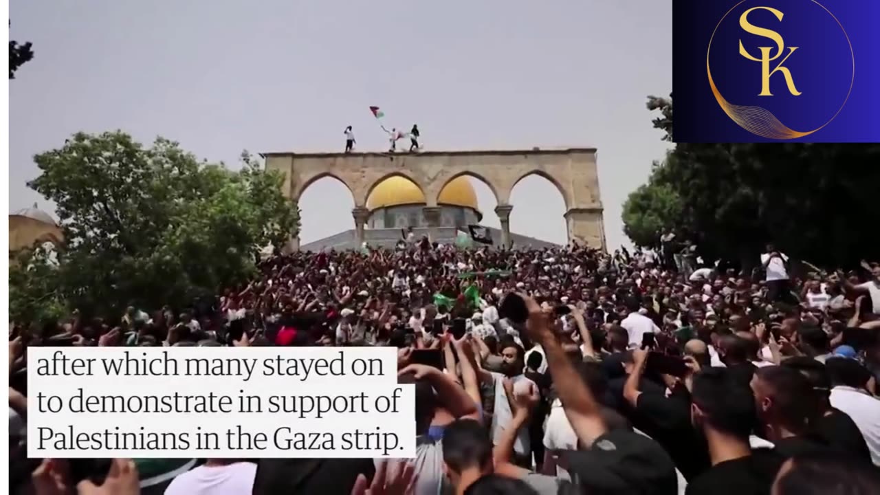 Palestinians and Israeli police clash at Mosque Al Aqsa