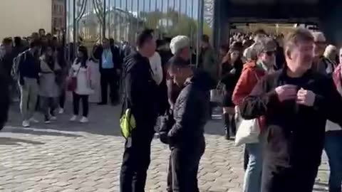 Visitors evacuated in France after administration received bomb threat