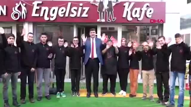 Ankara'nın Kahramankazan ilçesinde annesi ile gittiği kafede nefes borusuna yiyecek kaçan!