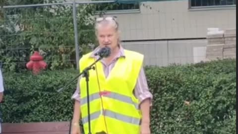 Tüntetés Budaörsön (kötelező szűrővizsgálatok)