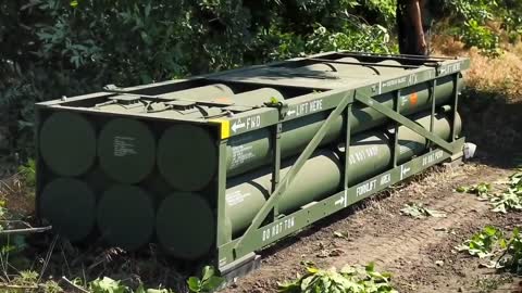 Here's a video of the batch reloading process of the M142 HIMARS M142s transferred from the U.S.