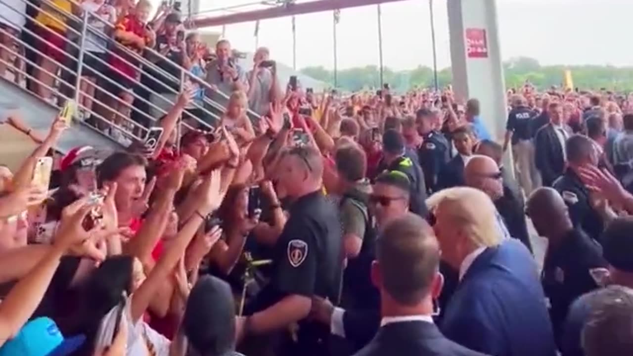 Crowd in ROAR as DONALD TRUMP ENTER