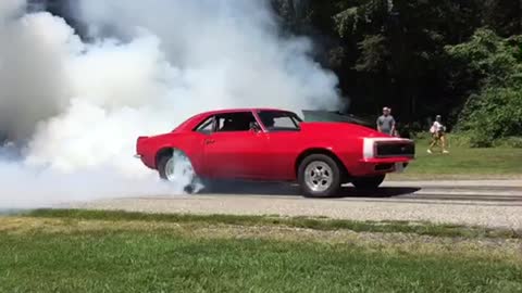 Epic fail: Camaro burnout gone wrong