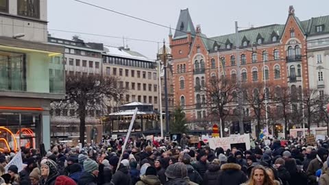 5000 PEOPLE PROTEST AGAINST VACCINE PASSPORT IN SWEDEN!