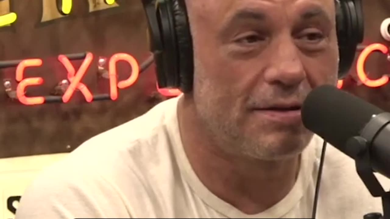 Mind-altering edibles - Joe Rogan, Joey Diaz #jre #joeydiaz