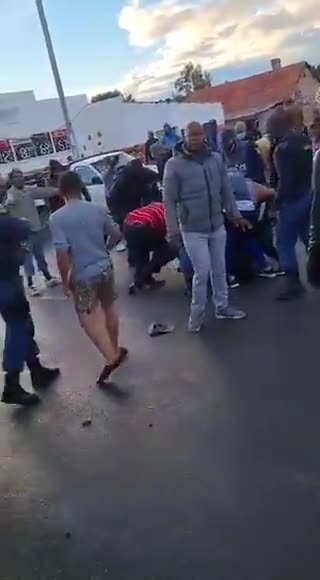 WATCH: Murder suspect squares upto police after allegedly stabbing man to death in Aliwal North