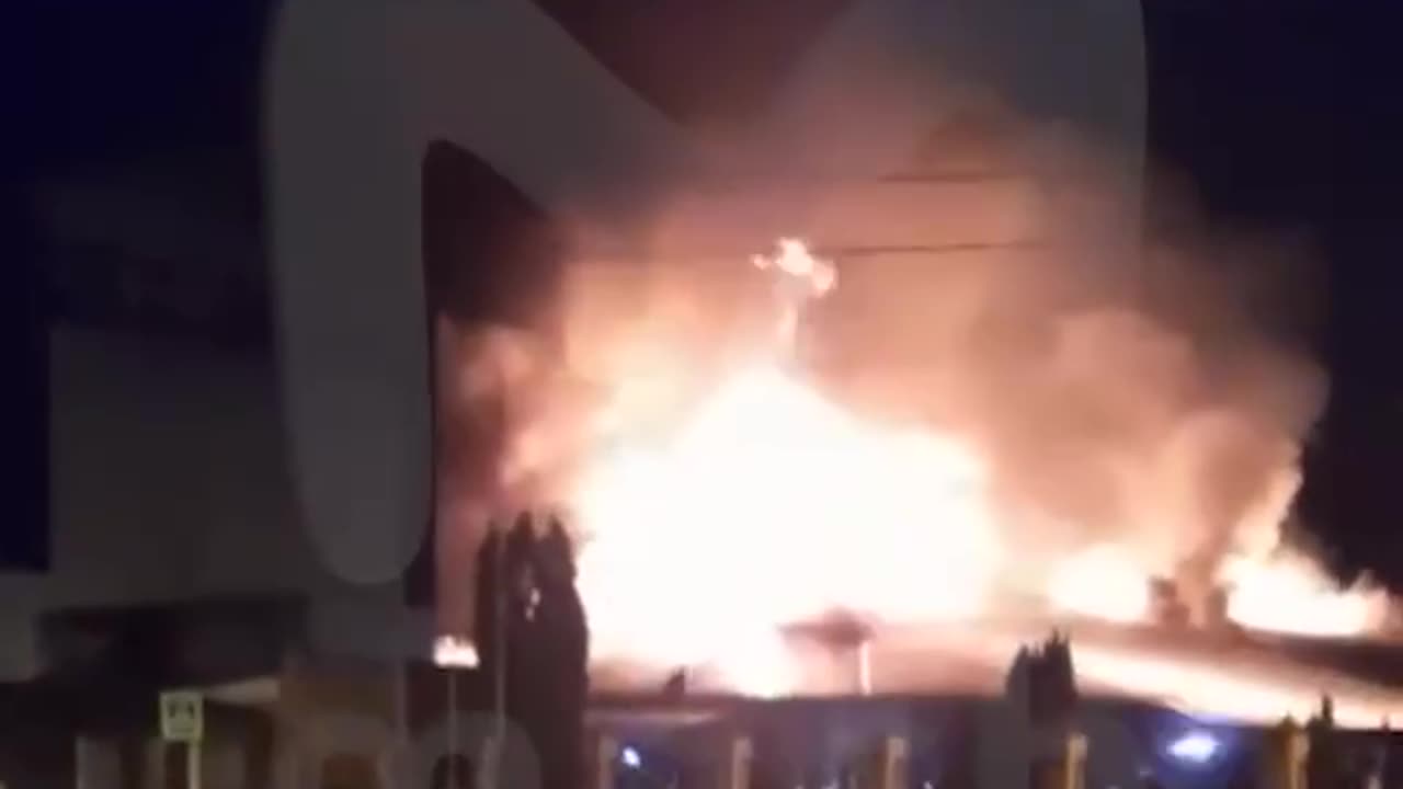 🔥🔥🔥 In the Kursk region, a low-voltage equipment factory is on fire after P2