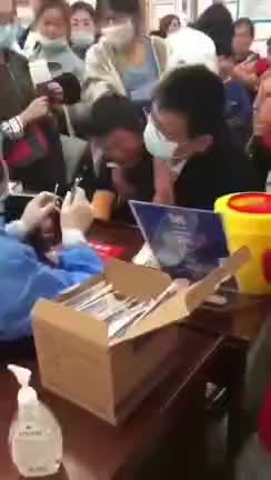 🇨🇳 Chinese Government Are Forcing 3-11 Years Old Take the Mandatory Covid Shot Now❗️😡