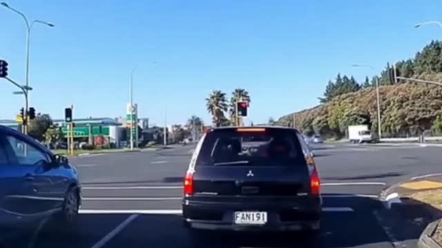 BEST OF DASHCAMS - Driving Fails 17