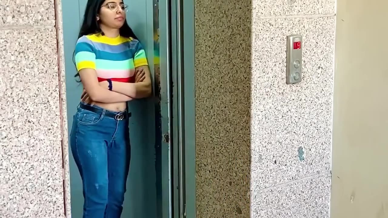 India🇮🇳 Vs America🇺🇸 ~ While using Elevator || 😇 #priyalkukreja #shorts