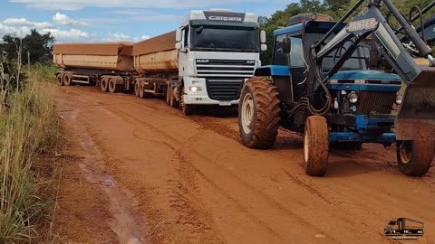 FORD 5630 Tractor Pulling Stuck Truck