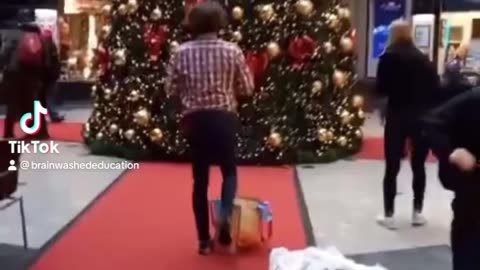 Stop oil spray Christmas tree