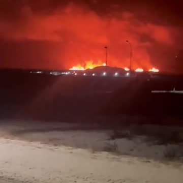 Volcano erupts near Grindavík in Iceland