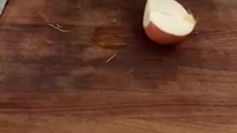 knife skill for cutting onion