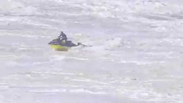 18 Year Old Has Massive Wipeout At Nazare