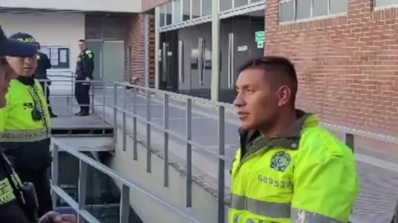 Policías borrachos en Bogotá