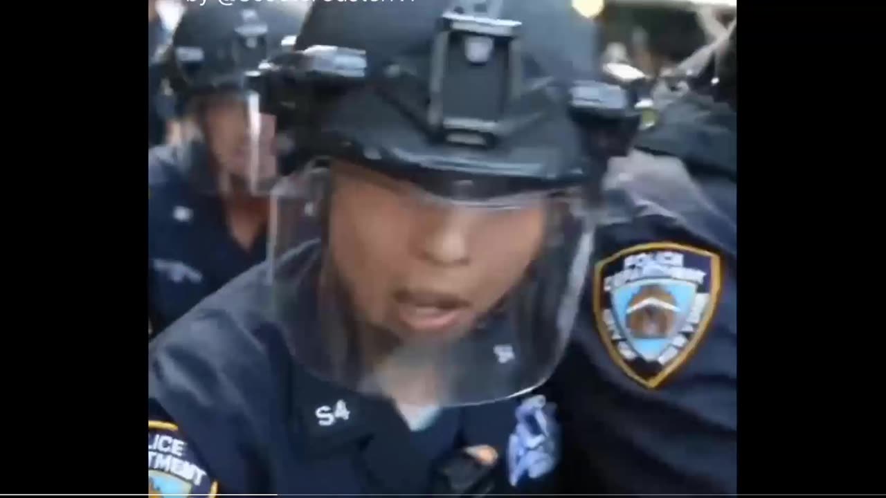COMMUNIST TERRORISTS STORMING BIDEN EVENT!