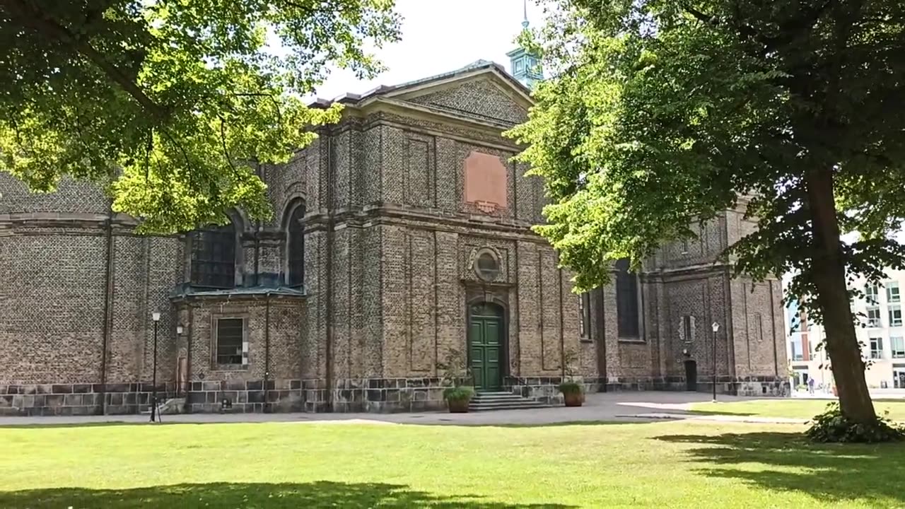 Läser Joh 14 vid Sofia Albertina kyrka i Landskrona 6 Juli 2021