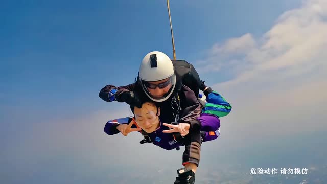 Skydiving outdoors, be your own hero