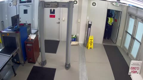 0972USCG00SouthTrailer_2021-01-06_19h20min02s337ms.mp4